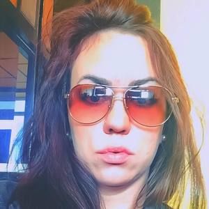 Meet your Posher, Holly